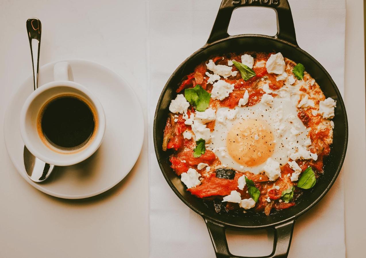 The Mayfair Townhouse - An Iconic Luxury Hotel London Exterior photo Shakshuka
