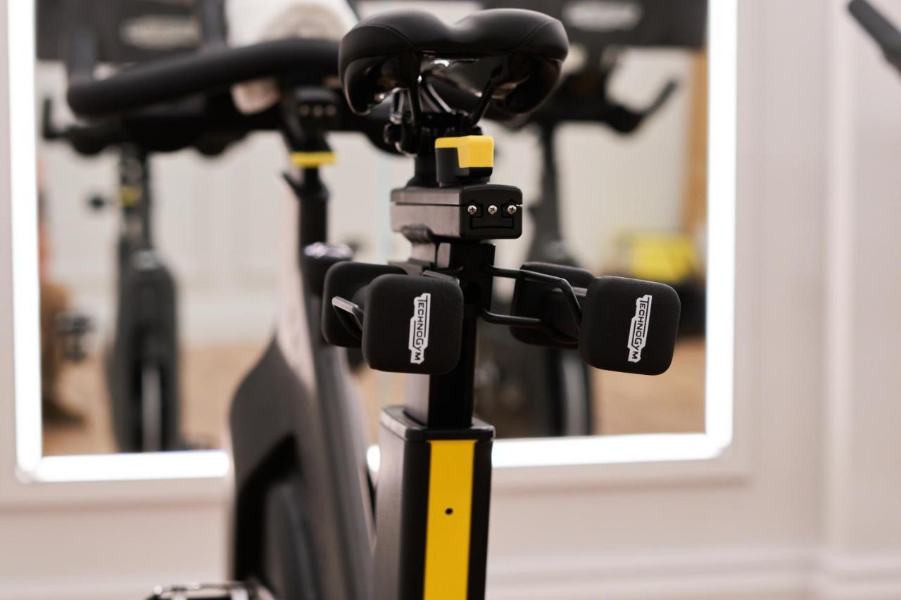 The Mayfair Townhouse - An Iconic Luxury Hotel London Exterior photo A stationary bicycle with a heart rate monitor