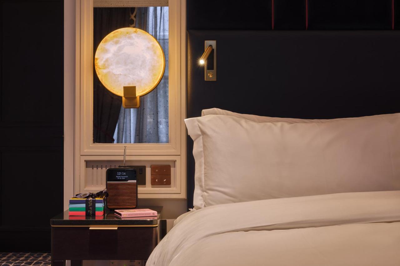 The Mayfair Townhouse - An Iconic Luxury Hotel London Exterior photo A bedroom at the hotel