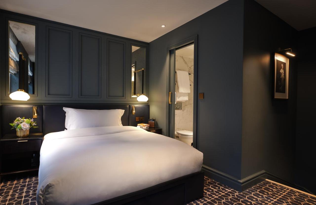 The Mayfair Townhouse - An Iconic Luxury Hotel London Exterior photo A bedroom at The Ivy Collection