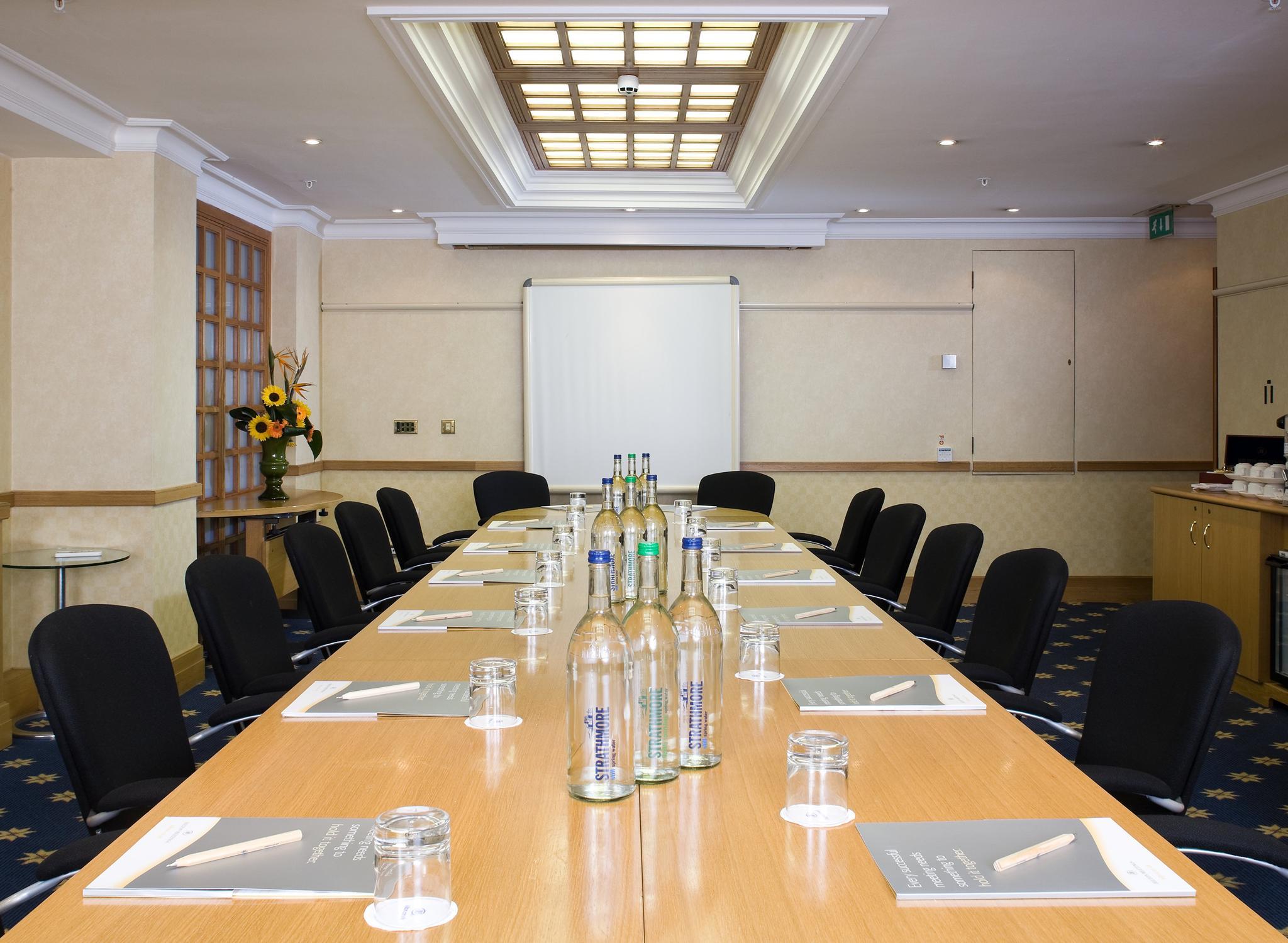 The Mayfair Townhouse - An Iconic Luxury Hotel London Exterior photo A typical boardroom