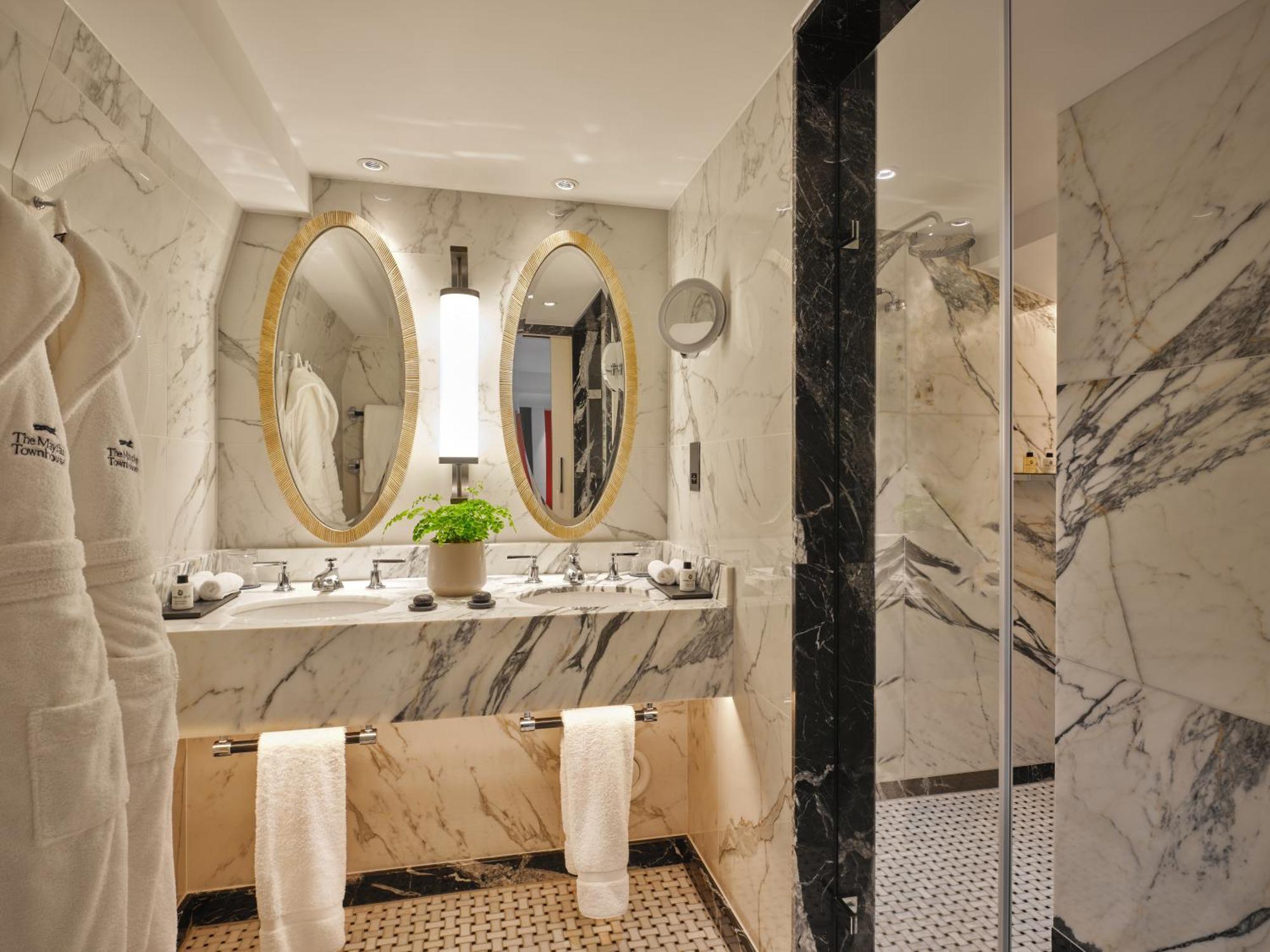 The Mayfair Townhouse - An Iconic Luxury Hotel London Exterior photo Bathroom