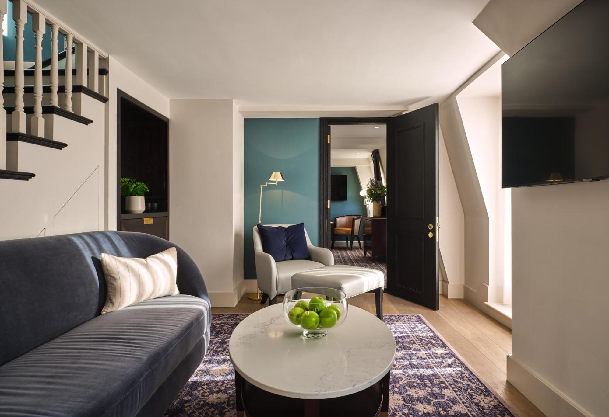 The Mayfair Townhouse - An Iconic Luxury Hotel London Exterior photo A suite at the London Edition