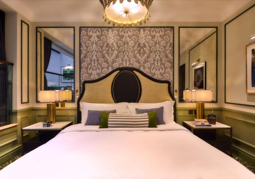 The Mayfair Townhouse - An Iconic Luxury Hotel London Exterior photo A bedroom at The Imperial