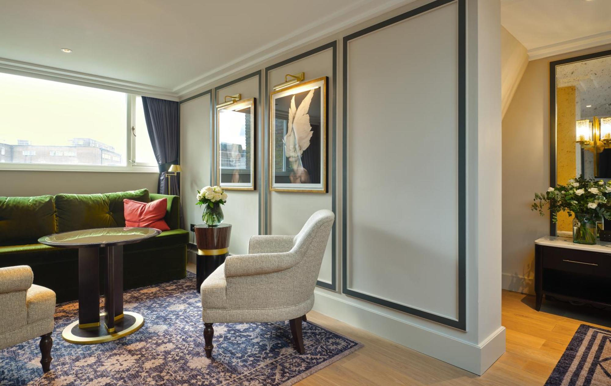 The Mayfair Townhouse - An Iconic Luxury Hotel London Exterior photo A suite at the hotel