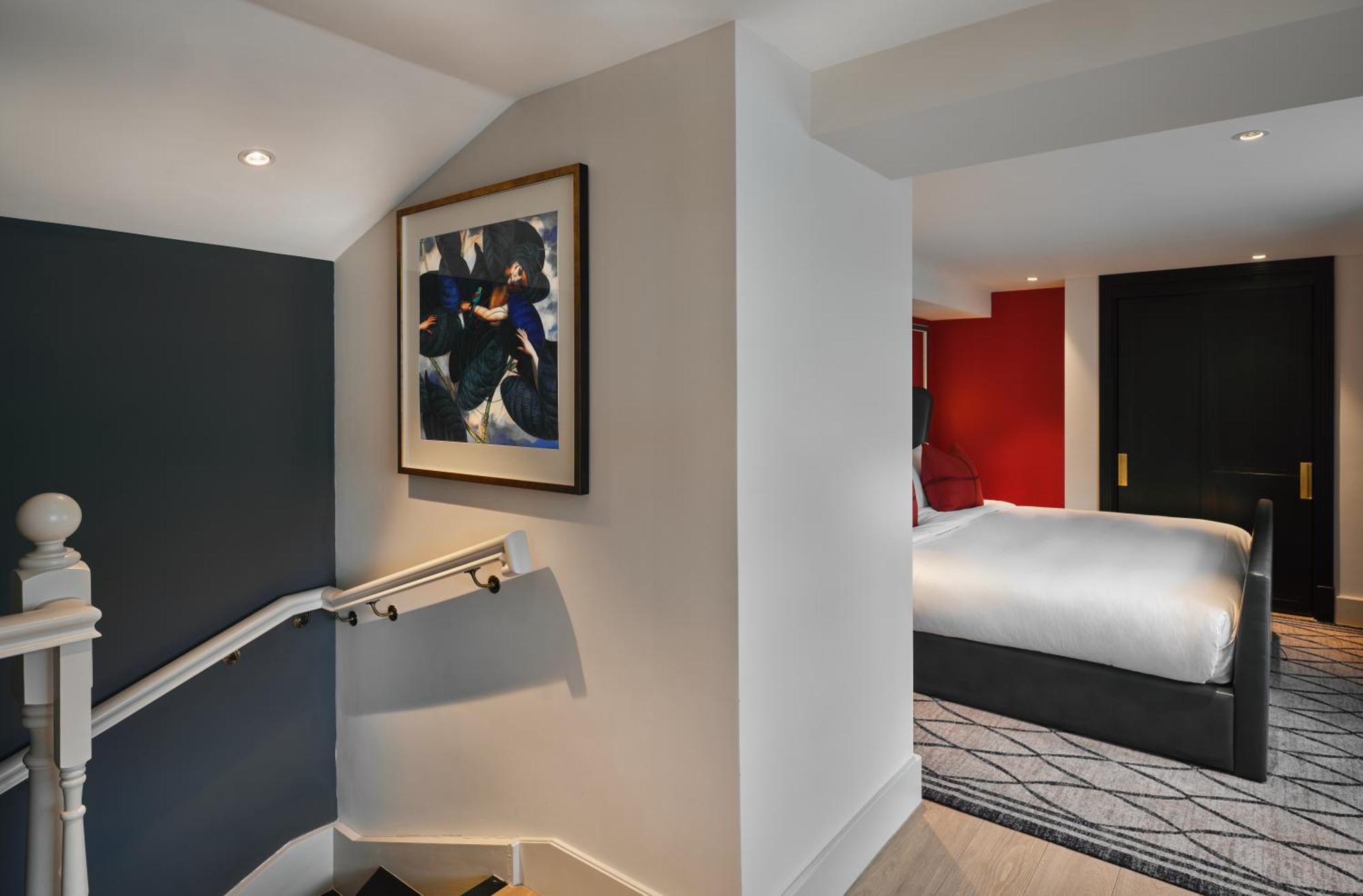 The Mayfair Townhouse - An Iconic Luxury Hotel London Exterior photo A bedroom at the hotel